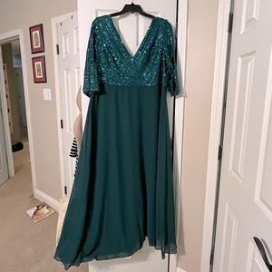 Everpretty formal emerald green size 22 gown.